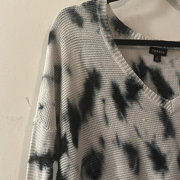 Torrid Tie-Dye White and Blue Knit Sweater (2X) - Picture 4 of 6